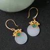 Dingle örhängen naturlig Hetian Jade för kvinnor Round Ancient Gold Craft Blommor Elegant Dreamy High-End Sense Eardrop in Smyckes