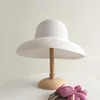 Handgjorda kvinnor Summer Sun Hat Big Eaves Beach Japanese Hepburn Style Holiday Fold Fisherman Cap Temperament Flat 230920