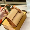 2023 Sıcak Tasarımcı Çanta Kadın Omuz Lady Dalga Debriyaj Klasik Tasarım Klasik Tasarım Sade Renkler Yumuşak Deri Louies Çanta Trendi Naylon Kemer Tutamak Cüzdan Çantaları