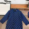 Lyxdesigner Småbarnskläder Bekväm baby bodysuit Storlek 3-18 M 3st Classic Grid Letter Full Print Jumpsuit Hat Saliv Handduk