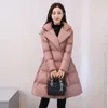 Trench da donna Parka invernale da donna Piumino di media lunghezza in cotone Moda coreana Spessore caldo fiocco Cappotto imbottito grande altalena Donna allentata