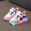 Sapatos planos tamanho 21 30 crianças led sapatos menino tênis estrela crianças bebê meninos luz luminosa correndo esporte tênis com 231019