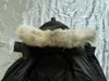 Diseñador Mujer Chaquetas de plumón Abrigo largo Parka Blanco Canadá Pato Cortavientos Mujer Parkas Chaqueta Collar Invierno Puffer Abrigo de piel de lobo real Capucha ártica Adorno Doudoune Manteau