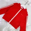 Brand Tracksuits for Boy and Girl Comfort Red Baby Kurtka Zestaw dla dzieci Rozmiar 110-160 cm z kapturem z kapturem i przypadkowymi spodniami OCT15