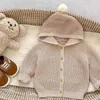 ジャケットかわいいポンポムデザインベビーフード付きコート暖かい綿編集幼児少年秋の冬の冬の幼児幼児ブルーマー服