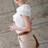 Blusas de mujer Camisa delgada blanca con volantes de verano Tops Cuello redondo Manga corta Blusa que combina con todo Oficina Moda Ropa de mujer elegante