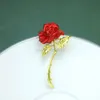Neue Rote Rose Blume Broschen für Frauen Mädchen Elegante Tulpe Blumenstrauß Anstecknadeln Hochzeit Abzeichen Schmuck