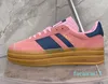 Chaussures de créateurs Pulse Mint Pink Core Noir Blanc Solar Orange Solar Green Gris Blanc Super Pop Pink Presque Jaune Femmes