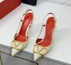 Tasarımcı Sandallar Yüksek Topuklu Ayakkabılar Kadın Marka Metal Tokası 4cm 6cm 8cm 10cm İnce Topuk Noktalı Ayak Parçası Siyah Çıplak Kırmızı Düğün Toz Çantası Boyutu 35-40 Moda Ayakkabıları 4646