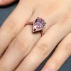 Bagues de cluster Forme de poire de luxe Énorme CZ Prong Réglage Rose Gold Couleur Mode Engagement pour les femmes Anniversaire de mariage Jewerly Cadeaux