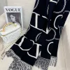 Designer Femmes Cachemire Écharpe Lettre complète Foulards imprimés Doux au toucher Wraps chauds avec des étiquettes Automne Hiver Longs Châles en option G2310254PE-5