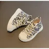 Pierwsze Walkers 12519 cm moda dla dzieci Sneakers buty zamsz lewowatych dziewcząt chłopięce buty sportowe Buty dla dzieci na 03Years Dziecko jesień wiosna 231020
