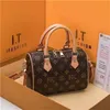 Hot Luxurys Borsa a tracolla da donna Classic Designer Borsa da donna di moda Borse a tracolla Lady Totes borse Speedy con tracolla con serratura a chiave Borsa per la polvere 01