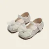 First Walkers 135155cm Brand Bling Toddler Girls Leather Shoes For Party Wedding Cute Bowtie Heart Baby Gilr Flats Princess 231020