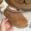 Slippers voor kinderen Babyschoenen Kastanjebont Slippers Schapenvacht Shearling Classic Ultra Mini Boot Wintermuiltjes Instappers Suède laarsjes