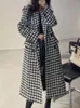 Womens Wool Blends Korean Fashion Women Long Plaid Woolen Coat Autumn Winter Casual Loose Elegant Houndstooth Jacket Female Chic Vintage Overcoat 231021