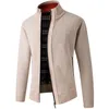 Maglioni da uomo Giacca cardigan maglione con colletto rialzato da uomo in autunno e inverno Versione coreana della giacca maglione sottile in tinta unita 231021