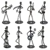 Obiekty dekoracyjne figurki metalowy muzyk gitarzysta statua instrument muzyczny Little Iron Art Collectible Figurine Home Cafe Biuro Książka Półka wystrój 231021