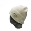 Moda Tasarımcısı Sonbahar/Kış Örme Beanie Şapkası Kalınlaştırılmış Termal Şapka Erkekler ve Kadınlar