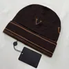 Plaid designer beanie designer hattar för män stickade Bonhet Winter Hat Fall Thermal Skull Cap Ski Travel Classical Luxury Beanies Brown Black Gray