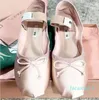 파리 발레 패션 디자이너 프로페셔널 댄스 신발 새틴 발레리나스 MM 플랫폼 보우 노드 얕은 입 단일 신발 평평한 샌들