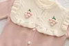 Cardigan Bambino Moda Maglione Petali Colletto Giacca lavorata a maglia Maglieria Cappotto Ragazze Ricamo Autunno Inverno Manica lunga 231021