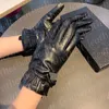 Gants de luxe en cuir pour femmes, mitaines classiques triangulaires en métal, en cachemire et en peau de mouton, pour écran tactile, automne et hiver