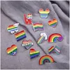 Stift broscher kreativa regnbågen färg män kvinnor älskar hjärtflagga legering tecknad söt kläder brosch stift mode smycken tillbehör g dhhjv