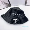 Chapeau de pêcheur classique pour femmes, bonnet de styliste, bonnet de marque à larges bords en bambou pour hommes, chapeau chaud en velours arctique