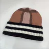 2024 Women Beanie Designer Men Beanie Knusted Hat الخريف والشتاء دافئ أزياء Cap Cap Hot Style 4 Style Multi JJ