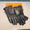 2023 Designer Gloves Women Winter Warm Mittens Luxury Sheepskin Leather Men Gloves Classic Embossed Letter Five Fingers Glove Size M L with Box