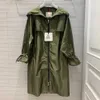 Trenchs de femmes Menko Designer Français Femme Trench Vestes Manteaux à capuche taille respirante vêtements de protection solaire coupe-vent brodé