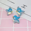 Emaille blauwe vogel pin Cartoon vliegende jonge dier broche denim jasje pin gesp shirt badge cadeau voor kinderen