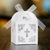 Present Wrap 50st Laser Cut Cross Rose Candy Box Baptism Bröllop Favor Förpackning med band Communion Dopning