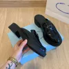 럭셔리 디자이너 드레스 슈즈 로퍼 여성 캐주얼 모놀리스 트라이앵글 로고 블랙 가죽 증가 플랫폼 신발 신발 운동화 특허 무광택 소셜 플랫 트레이너