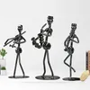 Dekorativa föremål Figurer Metallmusiker Guitar Player Statue Musikinstrument Little Iron Art Collectible Figurine Home Cafe Office Book Shelf Decor 231021