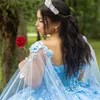 Платье Quinceanera с синим цветочным принтом больших размеров Charro Vestidos De Xv Mexicanos Sweet 16 Платье на день рождения с накидкой на рукавах Фотосессия для выпускного вечера Вечеринка из бисера Vestidos De 15 Anos 2024