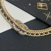 Lyxvarumärkesdesigner hängen halsband bleknar aldrig 18k guldpläterad koppar mässing läder kristall bokstav choker hänge halsband kedja smycken tillbehör