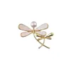 Pines Broches Moda Perla Natural Mariposa Flor Broche Mujeres Lindo Alta Calidad Libélula Pines Ropa Señora Joyería Decorativa DHCYW