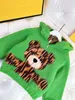 Luxury hoodie för baby högkvalitativ plysch barntröja storlek 100-150 fram- och bakre docka björnmönster tryck barn pullover okt20
