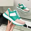 Commercio estero Scarpe bianche piccole in vera pelle per uomo 2023 Nuova tendenza autunno e inverno Versatile Mesh Sport Casual Suola spessa Elevata antiscivolo Scarpe da lavoro