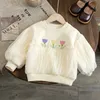 Sweats à capuche Sweatshirts Filles Sweat Dentelle Fleur Pull Pour Enfants 2023 Printemps Automne Broderie Bébé Hauts Vêtements Pour Enfants Style Coréen 231021