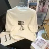 Miumius T-shirt Designer Luxe Modieus Dames Konijn Letter Gebreid Korte mouwen Voor Dames Lente en zomer Nieuw Design Sense Niche Dunne onderkant Top