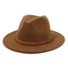 Bérets Fedora Chapeau Hommes Femmes Marron Ceinture En Cuir Décoration Feutre Chapeaux Mélange De Laine Artificielle Vintage Grand Bord Jazz En Gros