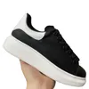 2024 Designers Sneaker Oversized Sapatos Casuais Sole Preto Couro Veludo Camurça Mulheres Alpercatas Mens Alta Qualidade Flat Lace Up Treinadores Sapatilhas Plataforma Bota de Pele