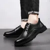 Chaussures habillées en cuir à talons hauts pour hommes automne style britannique 2023 mariage marié noir décontracté