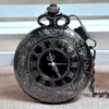 Orologi da tasca Personalità retrò Classico nero con numeri romani Orologio al quarzo cavo Collana con ciondolo analogico Regali per uomo e donna