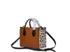 Fashion designer handbag Crossbody bag with ample space and inner pocket can easily accommodate daily needs