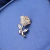 Broches femme Simple cristal blanc Rose fleur pour les femmes de luxe jaune or argent couleur Zircon alliage plante broche épingles de sûreté