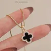 Van Four Leaf Clover Pulseira t Designer Feminino Galvanoplastia 18k Rose Gold Doubleword Fashion Minority Design Cleeves incrustados com diamante l